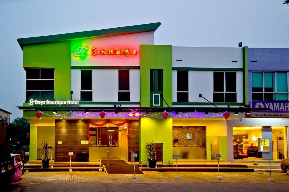 Hotel Zamburger Skudai Buitenkant foto