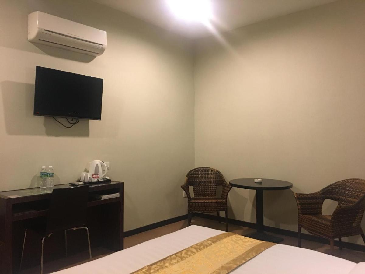 Hotel Zamburger Skudai Buitenkant foto