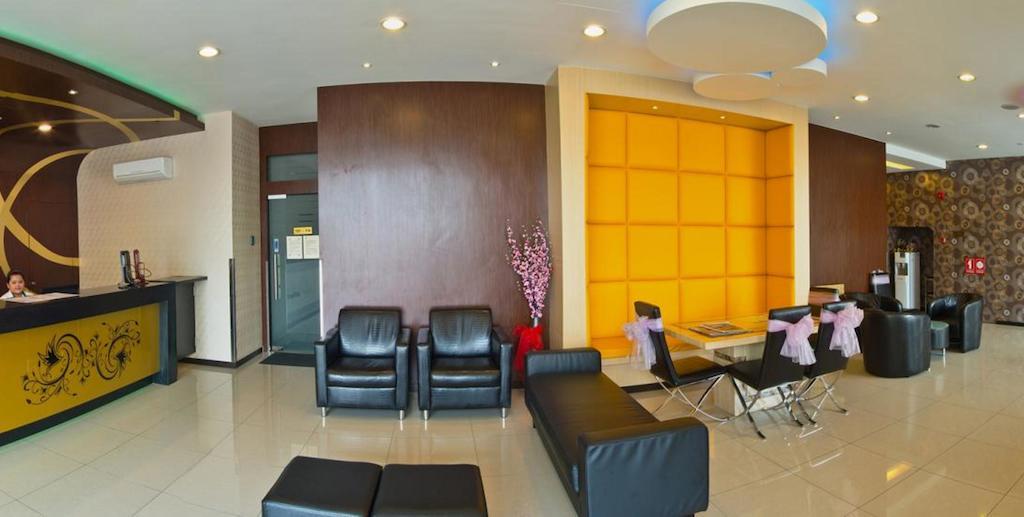 Hotel Zamburger Skudai Buitenkant foto